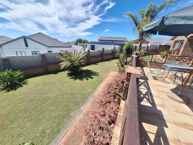 4 Bedroom Property for Sale in Hartenbos Heuwels Western Cape